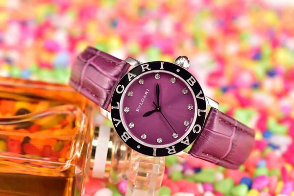 ブルガリ時計正面デザイン